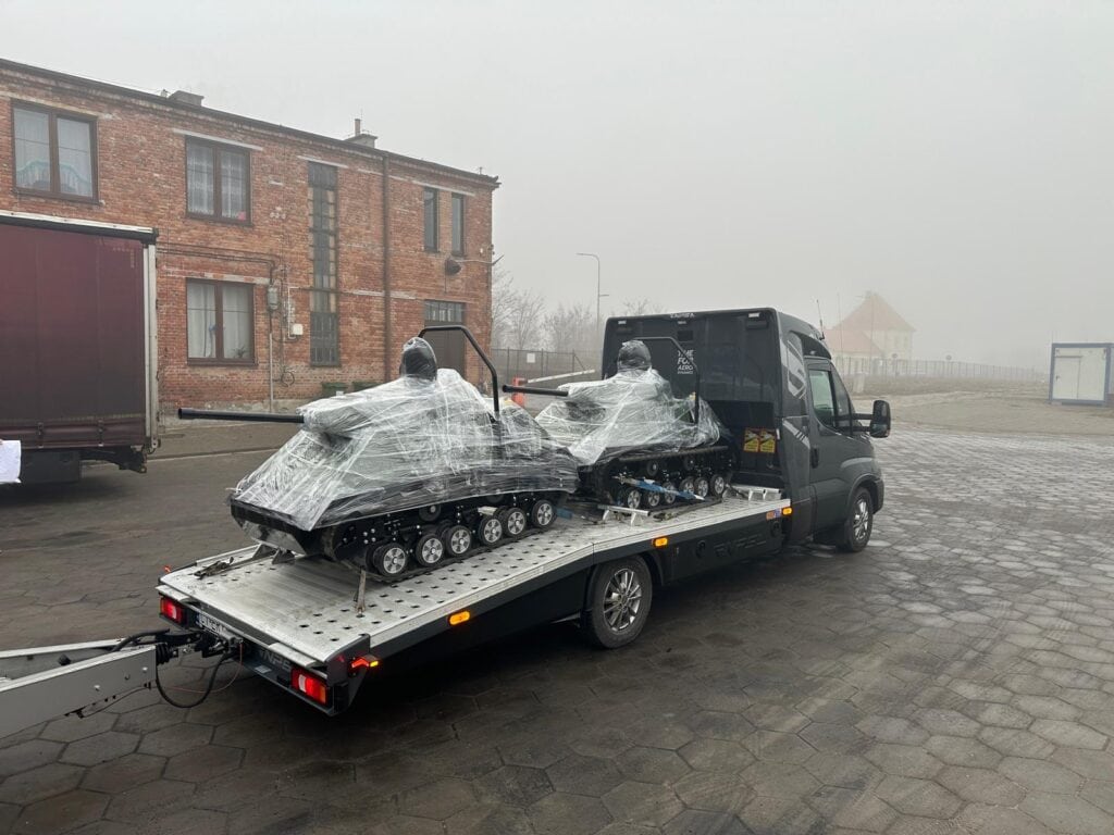 mini tanks delivery2